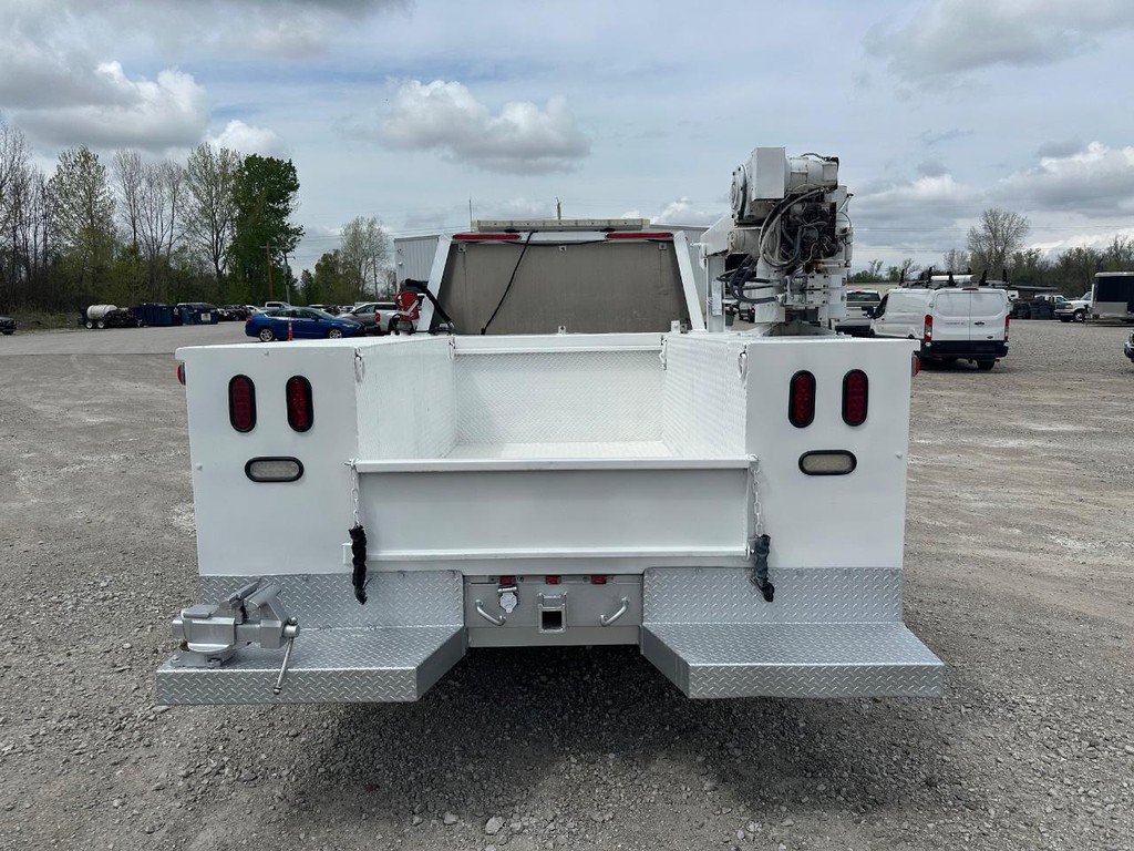 Used 2015 Ford F550 4x4 Crew Cab Super Duty image 6