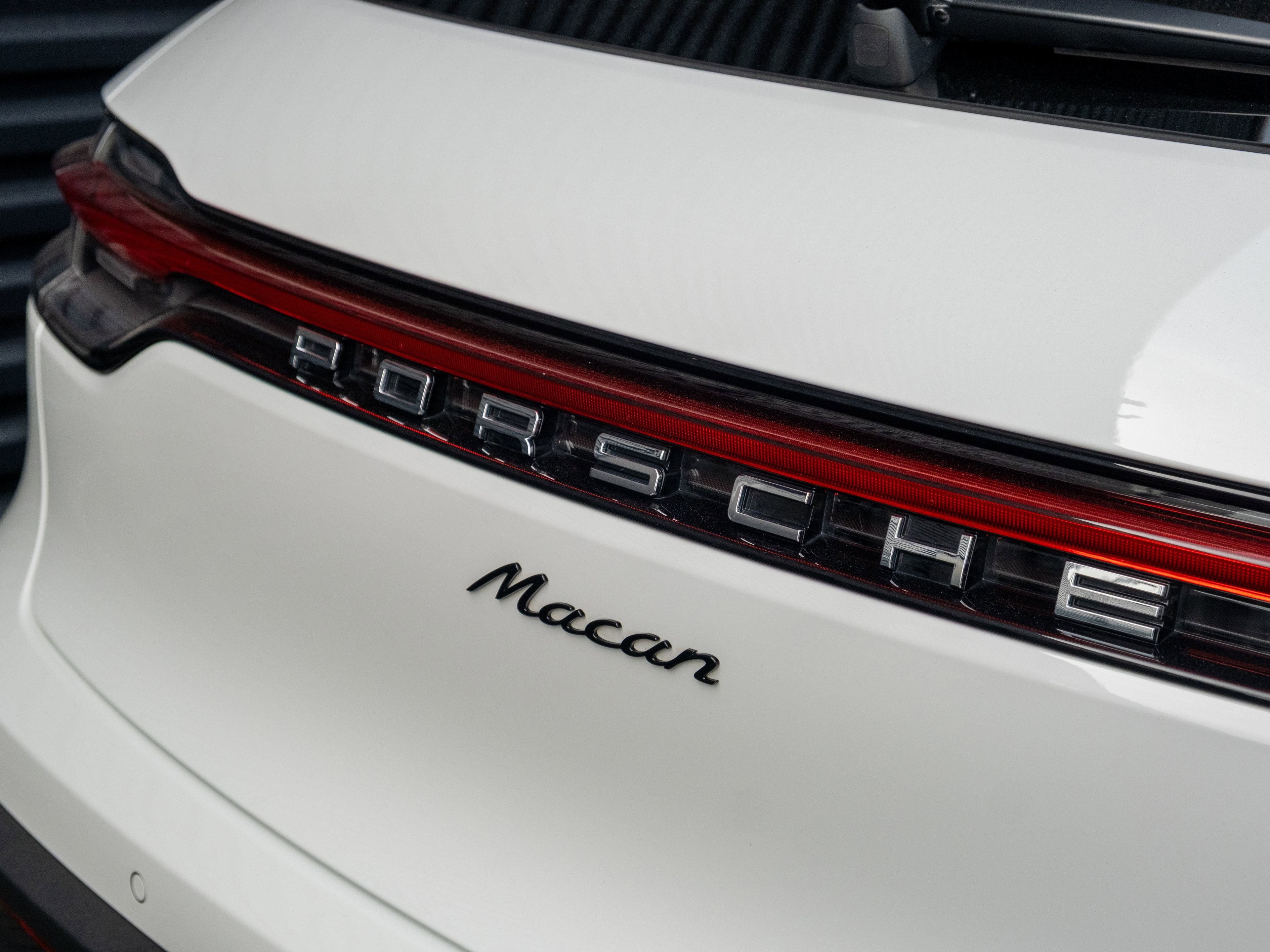 Certified 2026 Porsche Macan AWD/4WD image 46