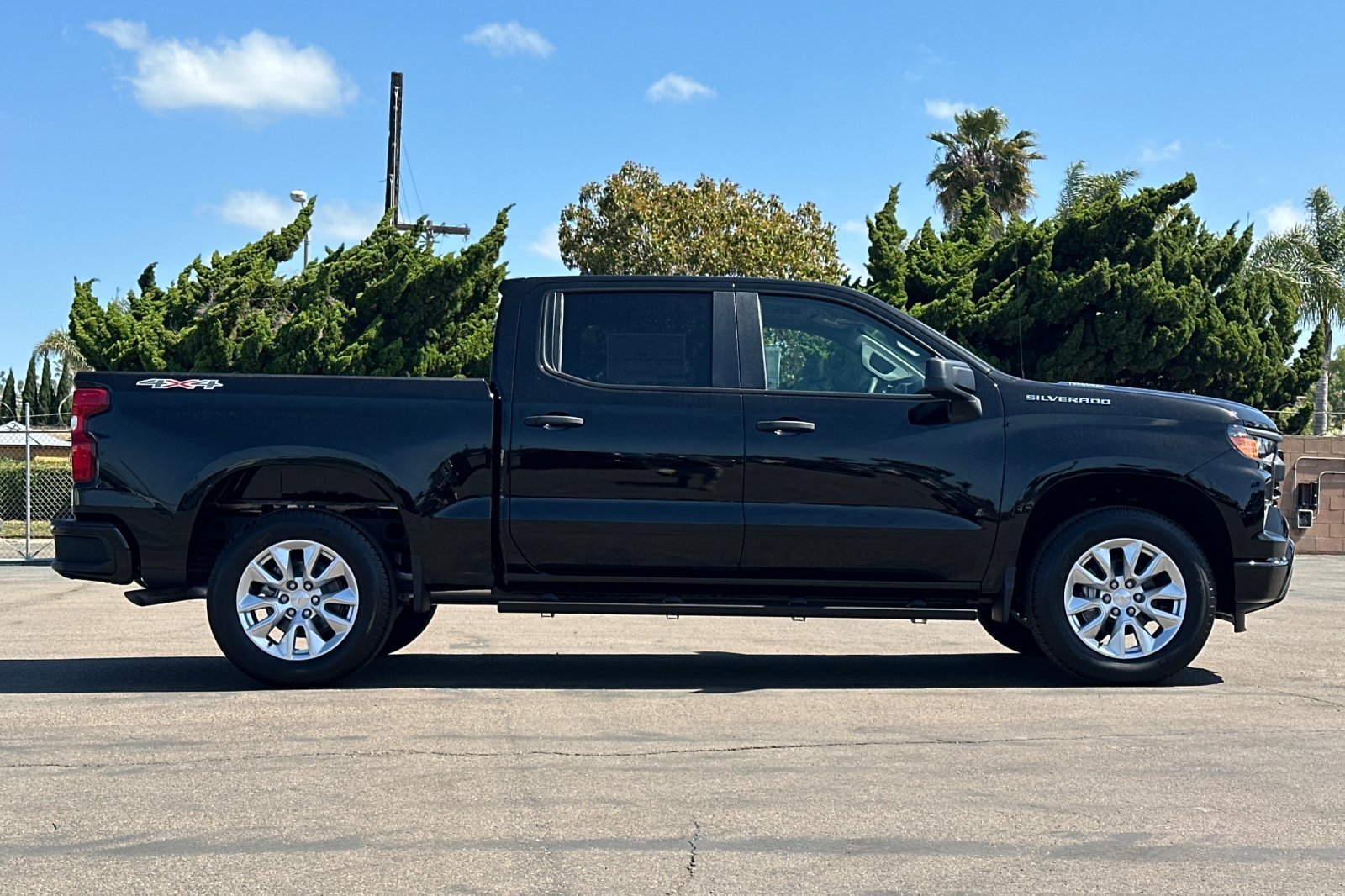 New 2025 Chevrolet Silverado 1500 Custom image 3