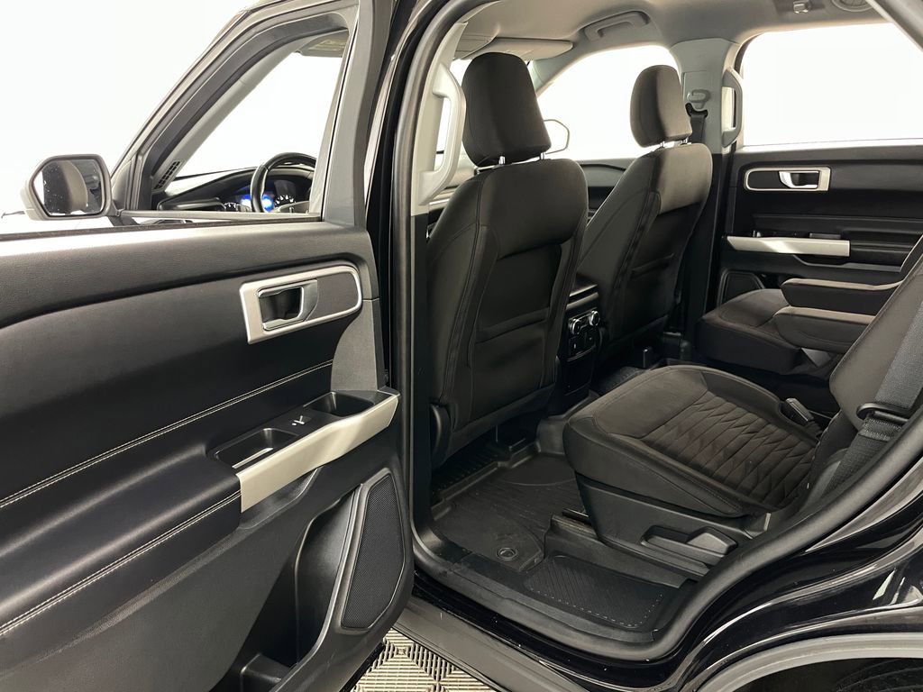 Used 2021 Ford Explorer XLT AWD/4WD image 43