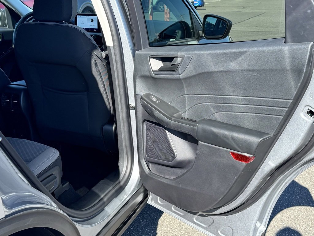 Used 2022 Ford Escape SE w/ Cold Weather Package image 29