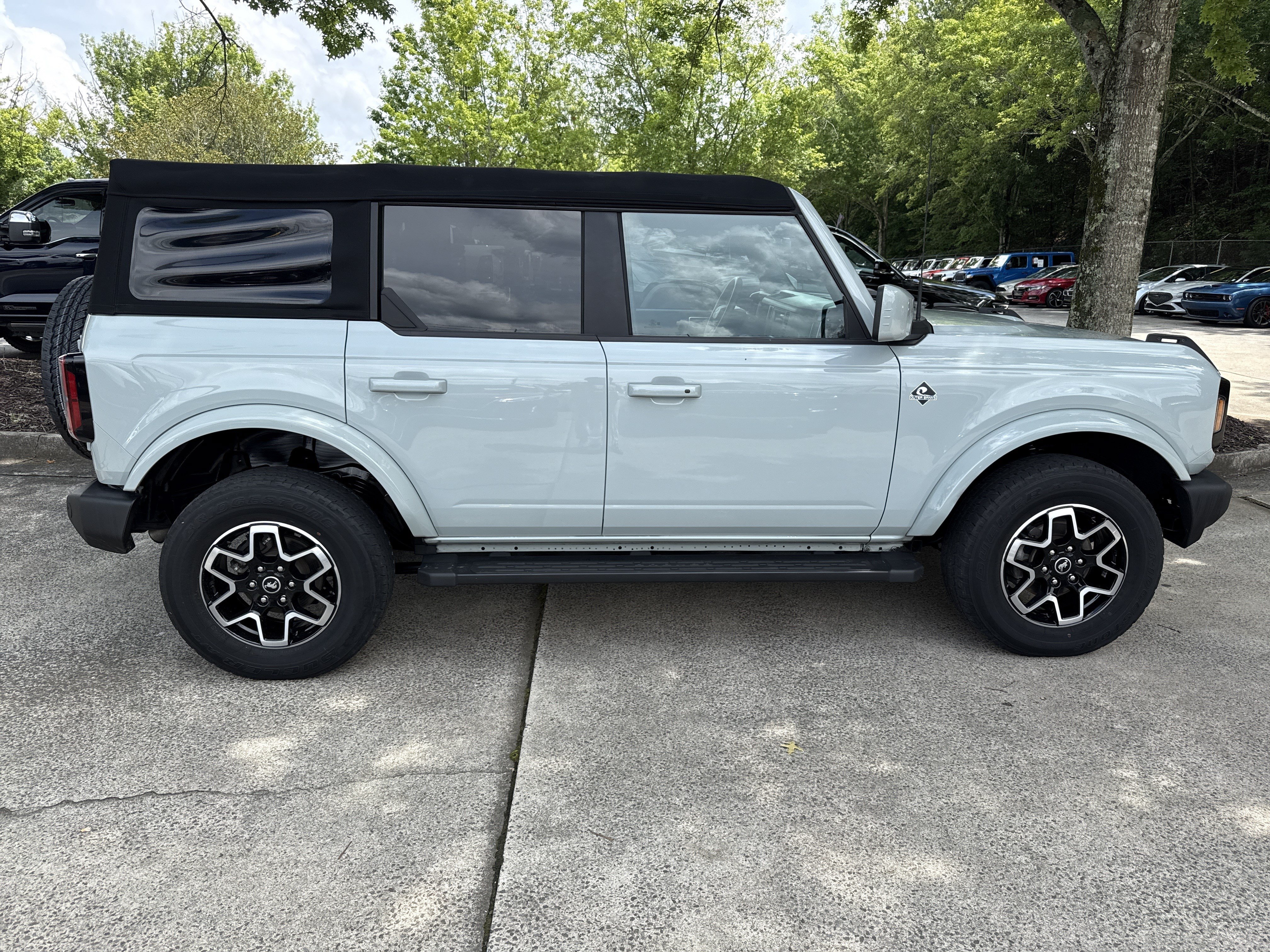 Used 2022 Ford Bronco Outer Banks AWD/4WD image 8