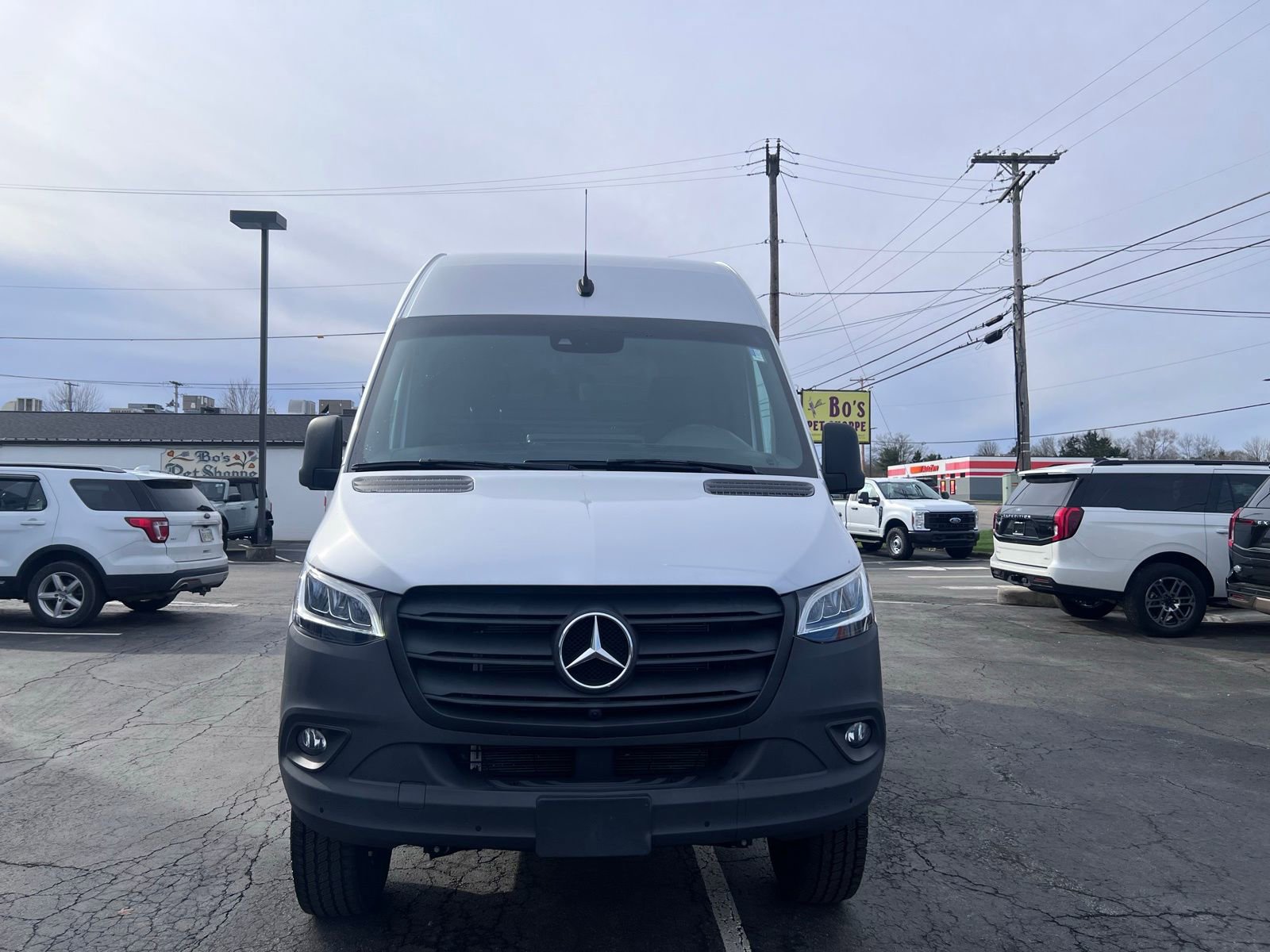Used 2024 Mercedes-Benz Sprinter 144 Cargo image 3