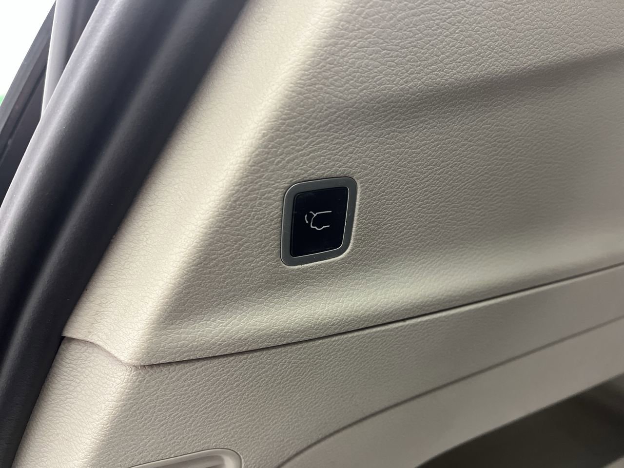 Used 2024 Chrysler Pacifica Touring-L FWD image 31