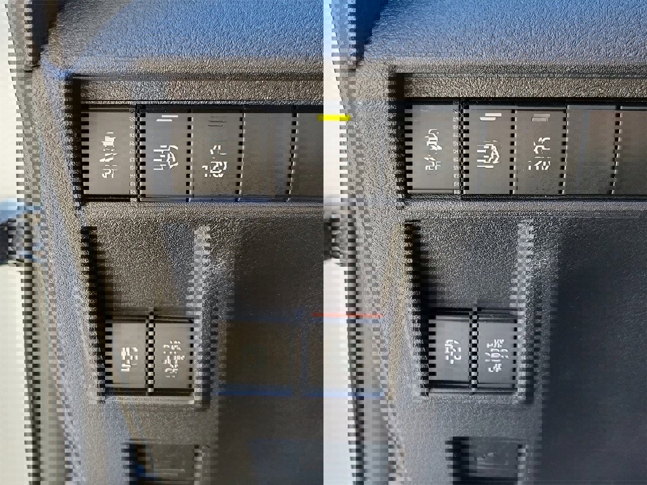 Used 2025 Toyota Sienna Limited image 33