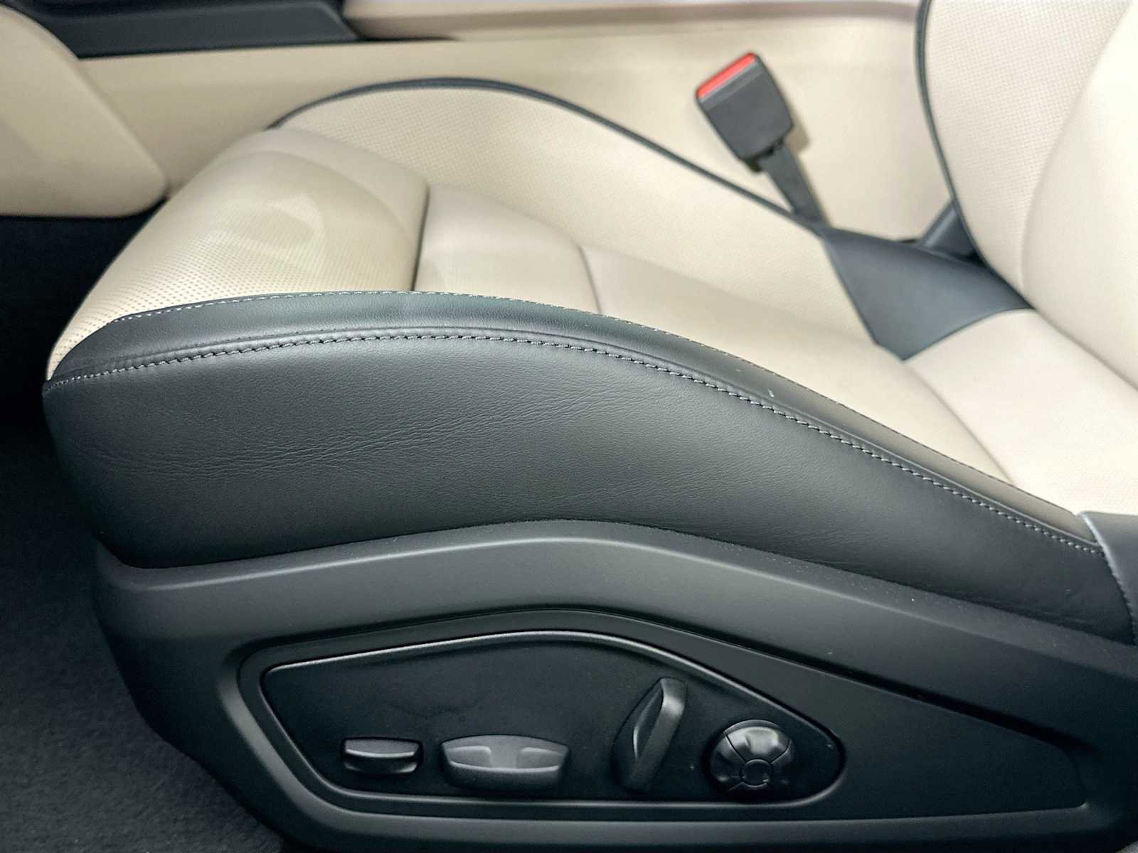 New 2025 Porsche Taycan 4S image 20