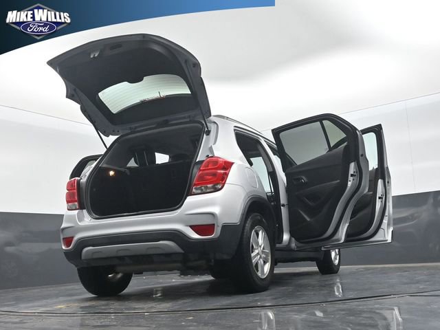 Used 2018 Chevrolet Trax LT w/ LT Convenience Package FWD image 29