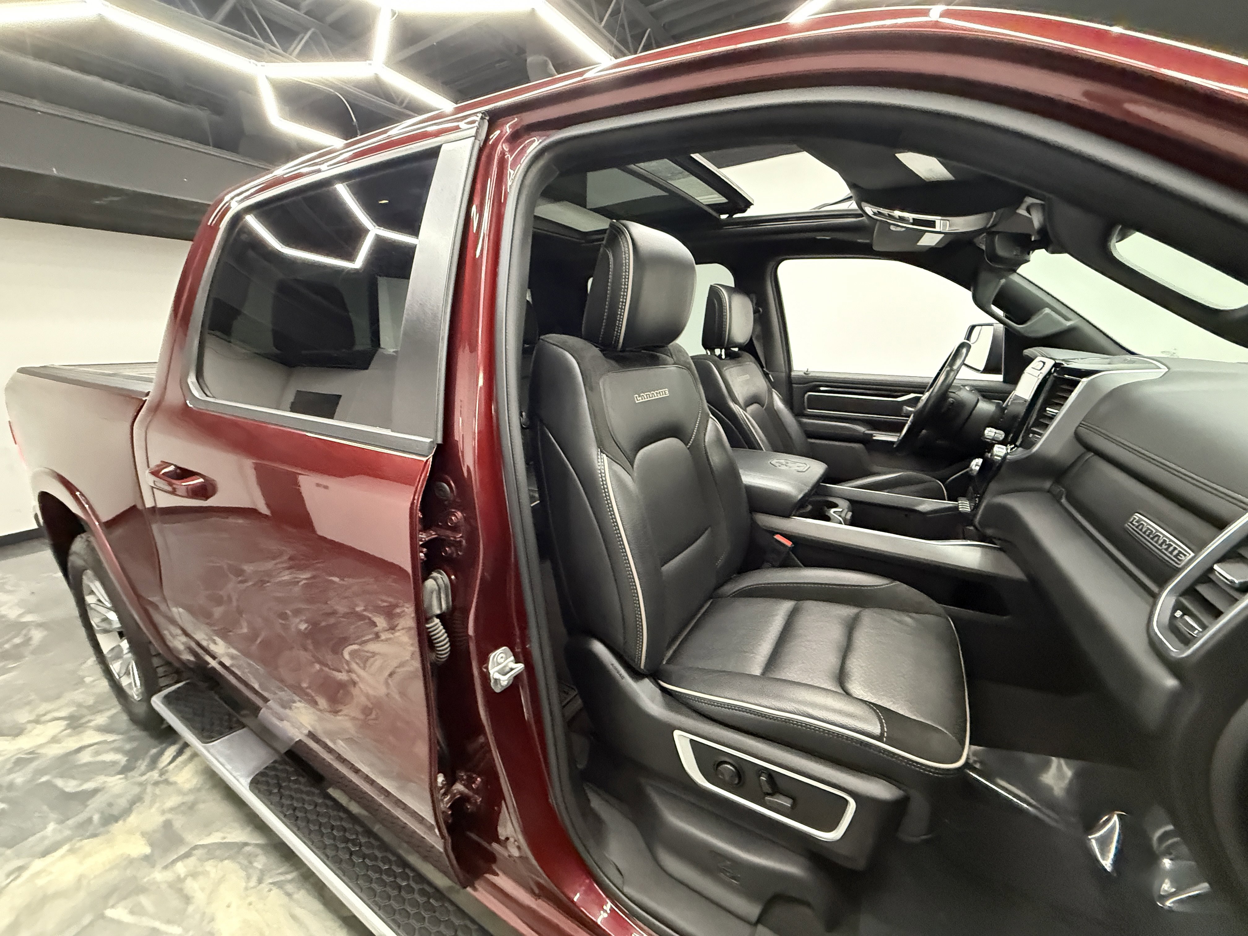 Used 2022 RAM 1500 Laramie image 22