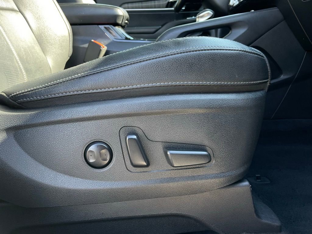 Used 2023 Kia Telluride EX w/ EX Captain's Chair Package image 30
