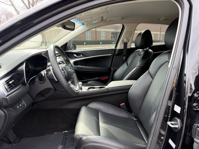 Used 2023 Genesis G70 2.0T RWD image 12