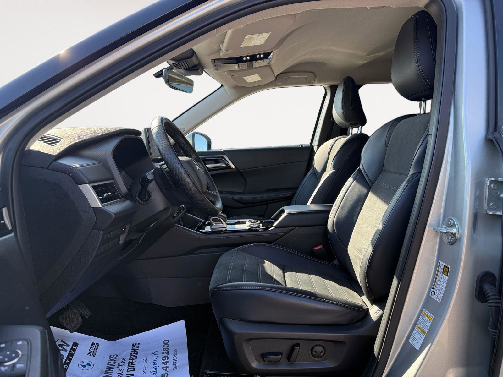 Used 2025 Mitsubishi Outlander SE FWD image 10