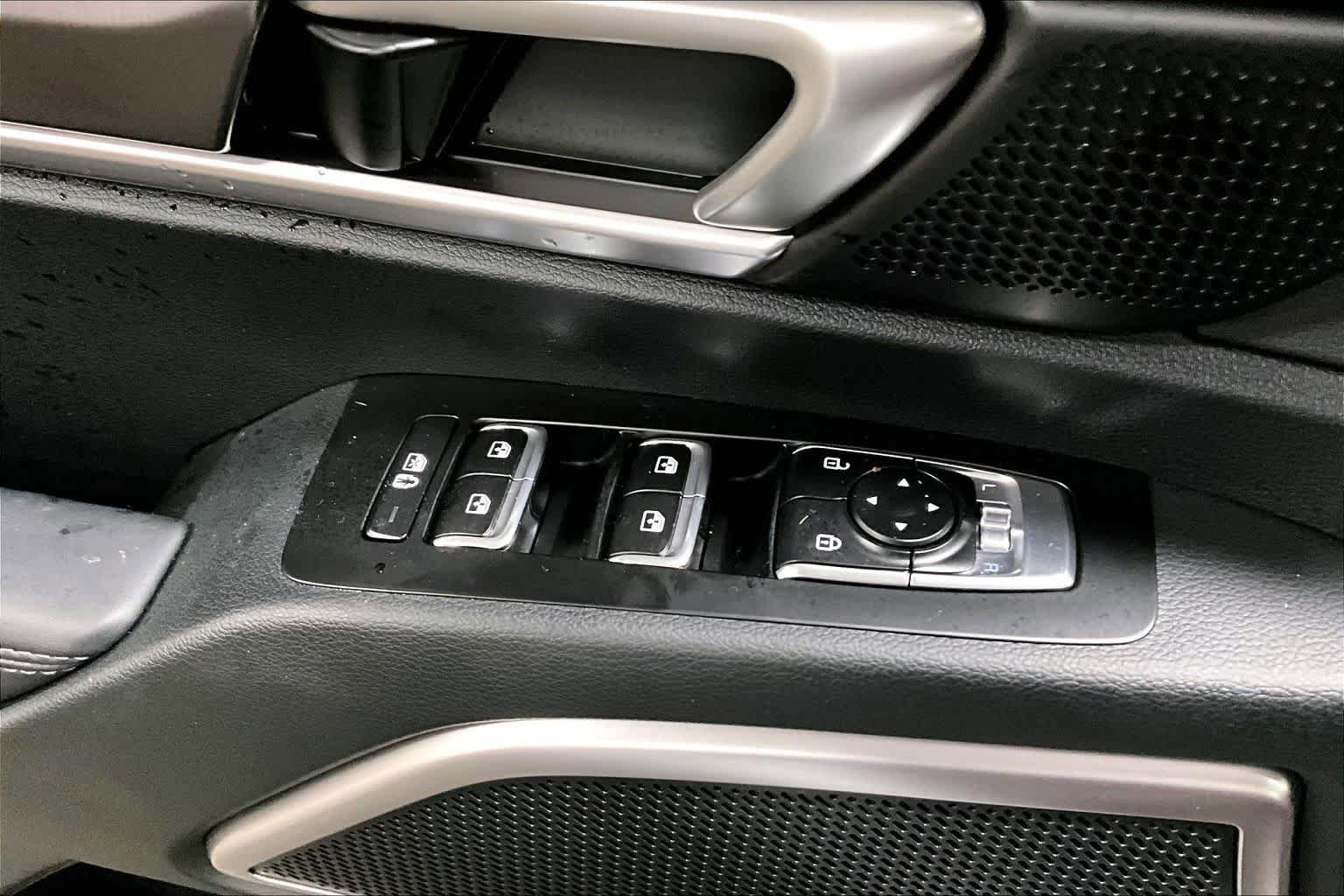 Used 2025 Kia Telluride S AWD/4WD image 35