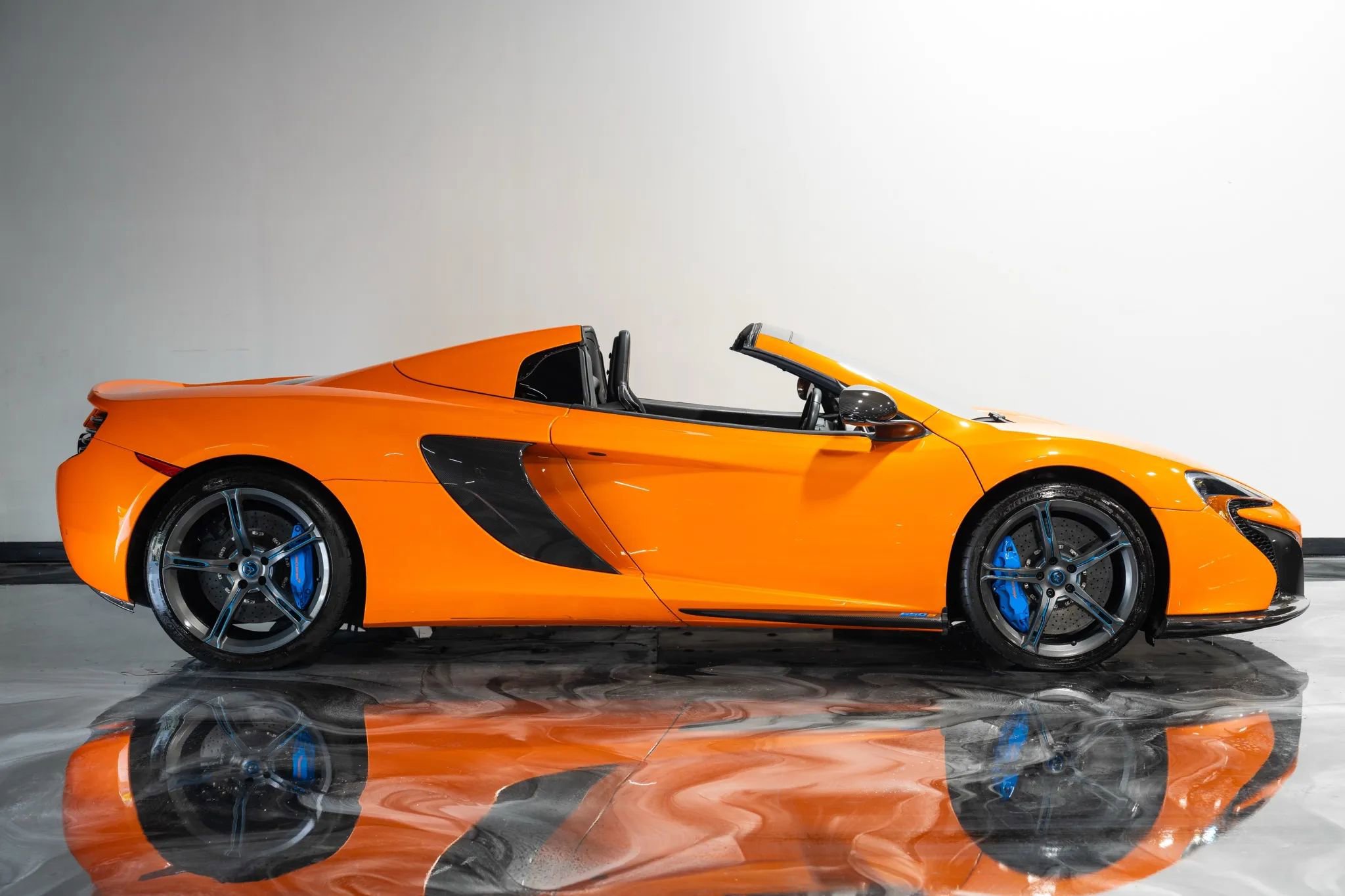 Used 2016 McLaren 650S Spider image 7