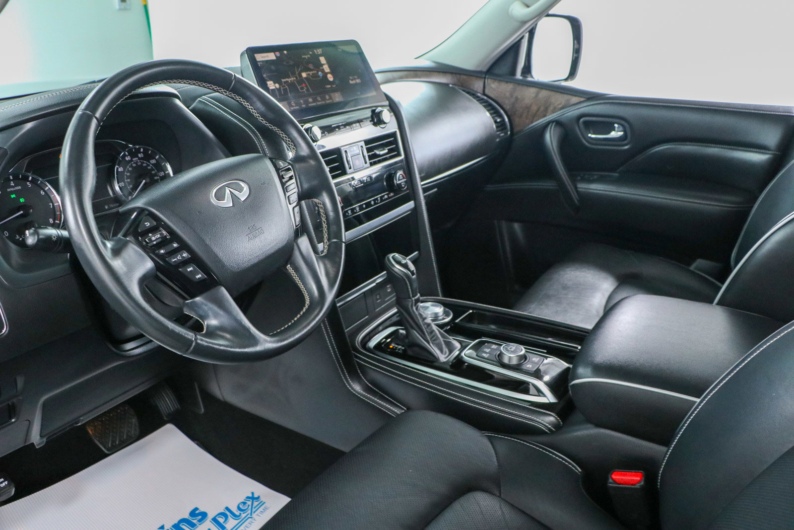 Used 2024 INFINITI QX80 Premium Select w/ All-Season Package image 29