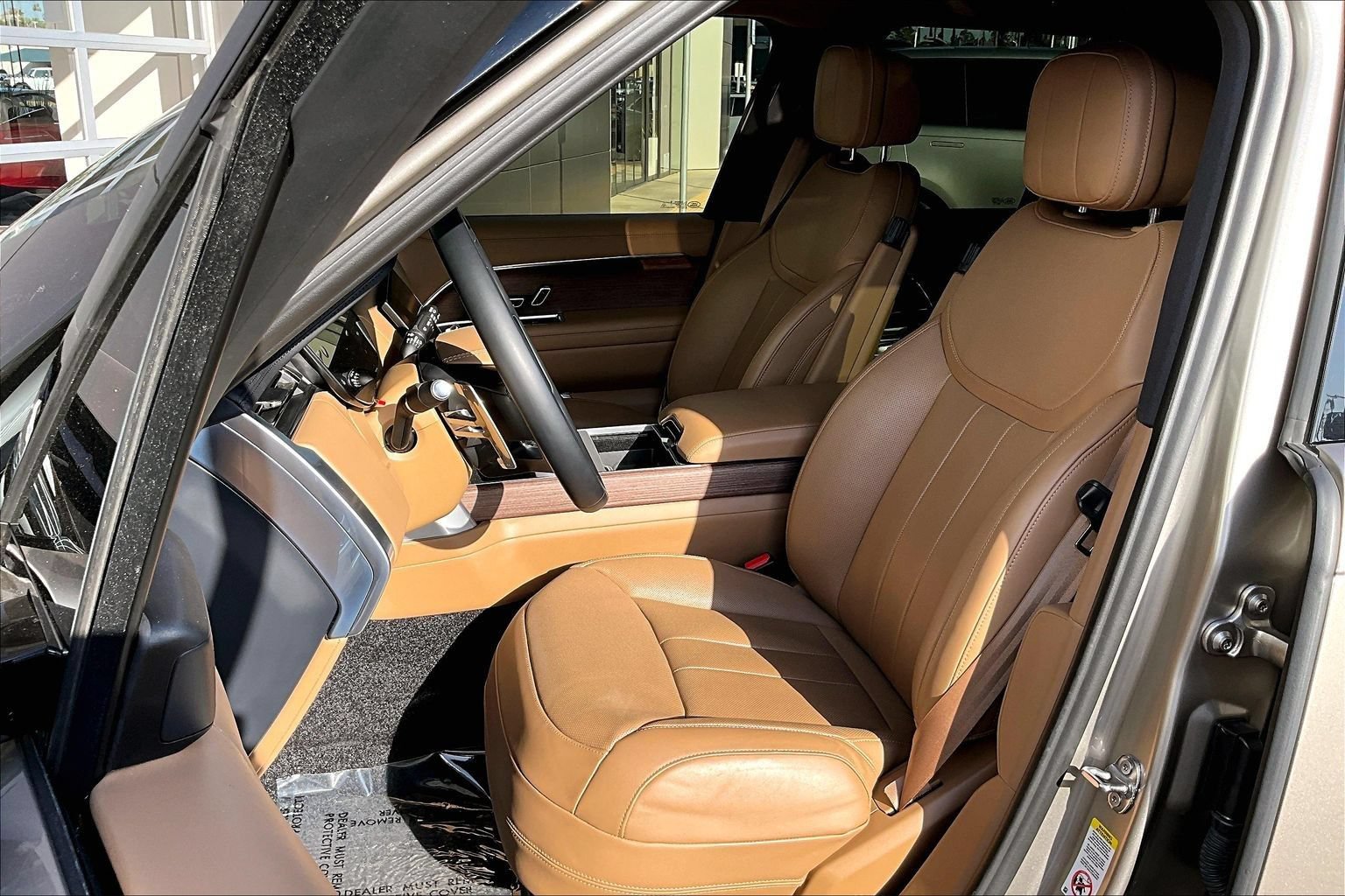 Certified 2024 Land Rover Range Rover SE AWD/4WD image 24