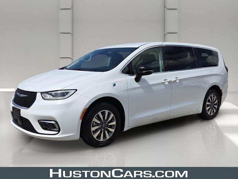 Used 2024 Chrysler Pacifica Limited