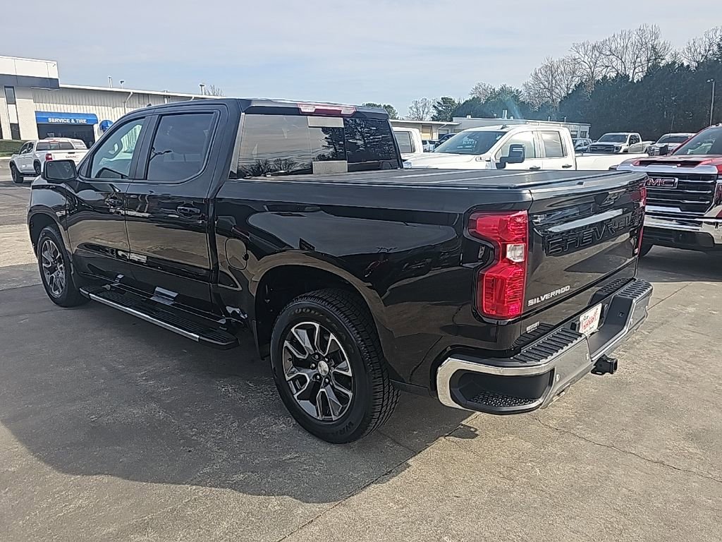 Used 2022 Chevrolet Silverado 1500 LT w/ All Star Edition Plus image 4