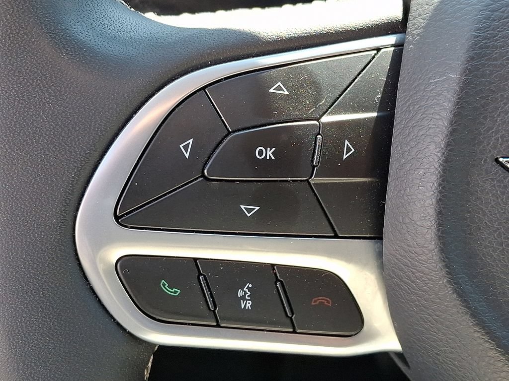 Used 2023 Chrysler Pacifica Touring-L FWD image 26