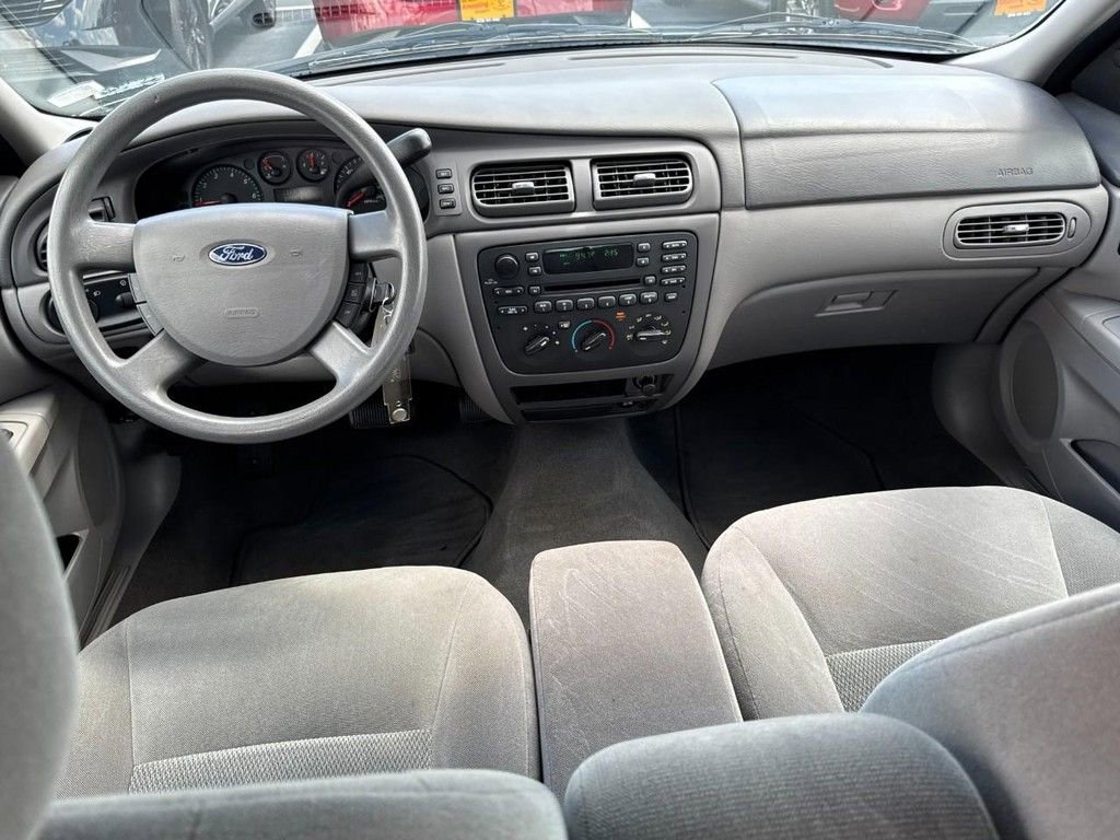 Used 2007 Ford Taurus SE FWD image 11