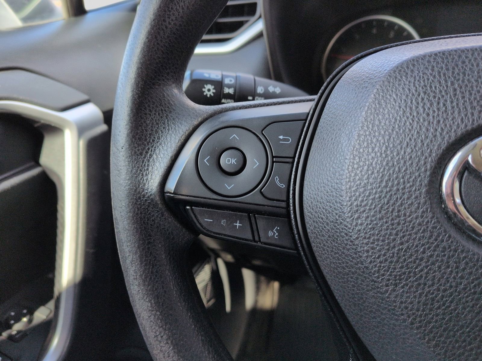 Used 2019 Toyota RAV4 XLE image 26