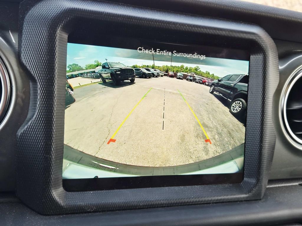 Used 2023 Jeep Wrangler Unlimited Sahara w/ Cold Weather Group AWD/4WD image 13