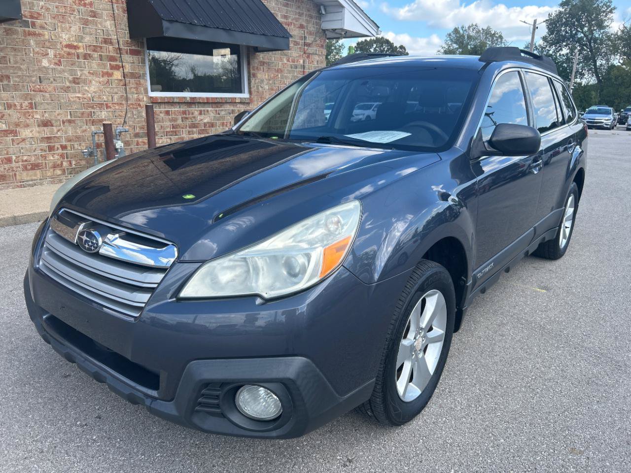 Used 2014 Subaru Outback 2.5i w/ Alloy Wheel Package AWD/4WD image 1