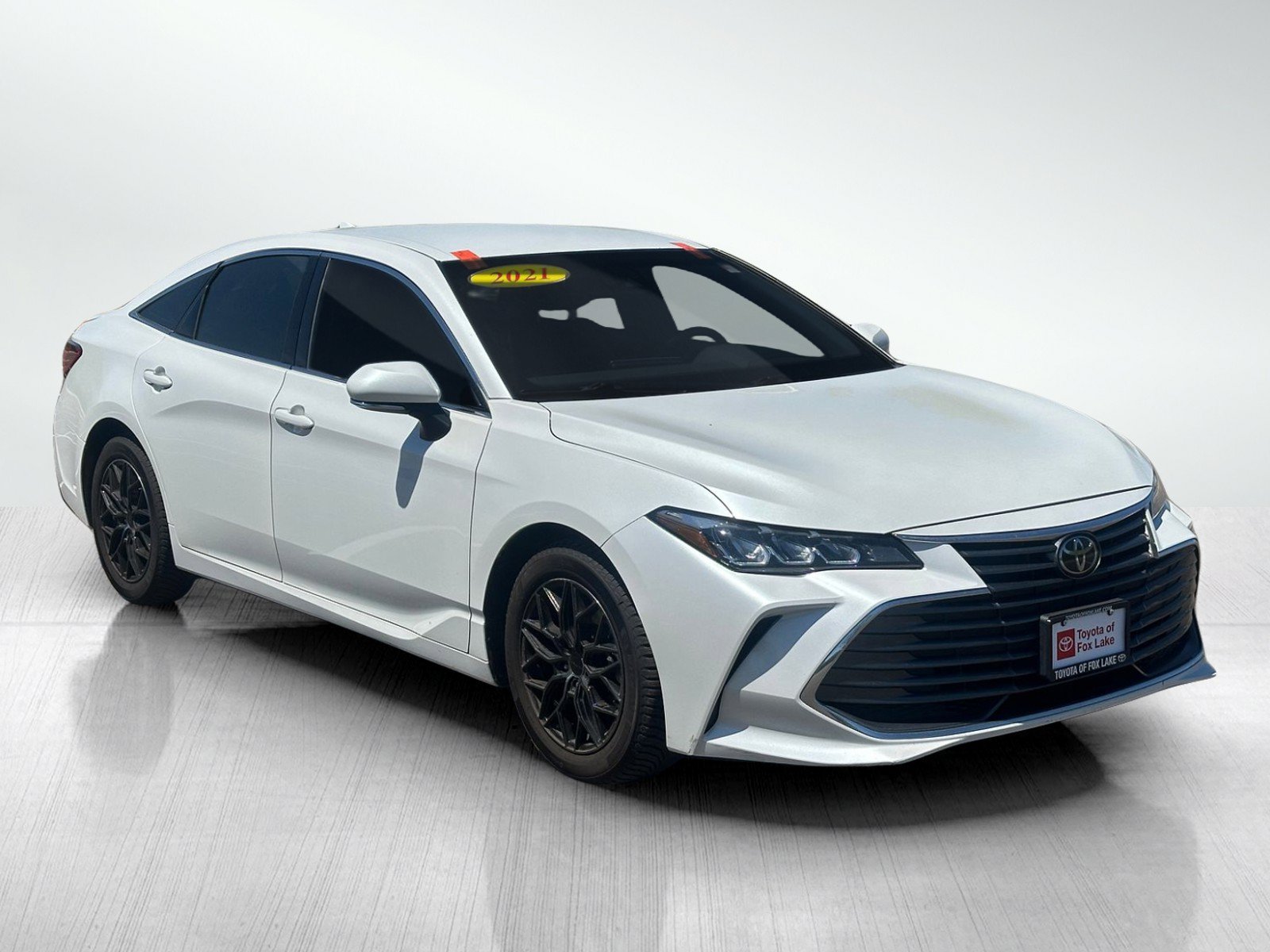 Used 2021 Toyota Avalon XLE FWD image 3