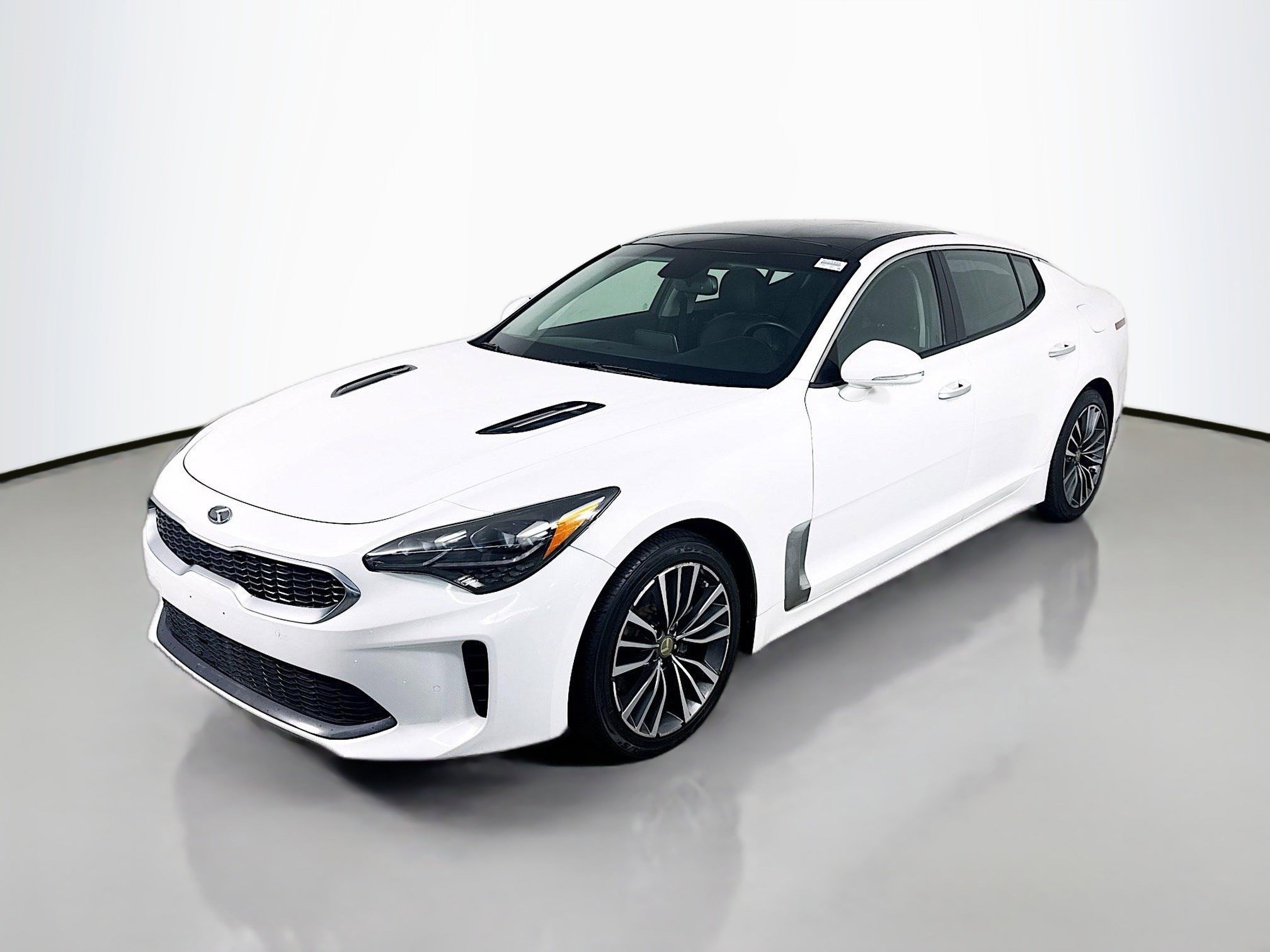 Used 2018 Kia Stinger Premium image 4
