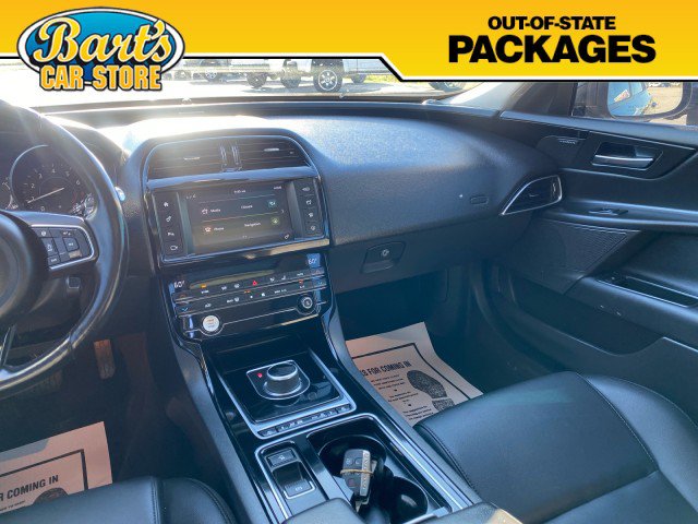 Used 2018 Jaguar XE Premium AWD/4WD image 22
