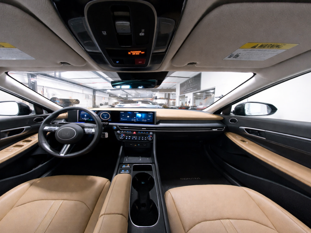 Certified 2025 Hyundai Sonata Limited FWD image 9