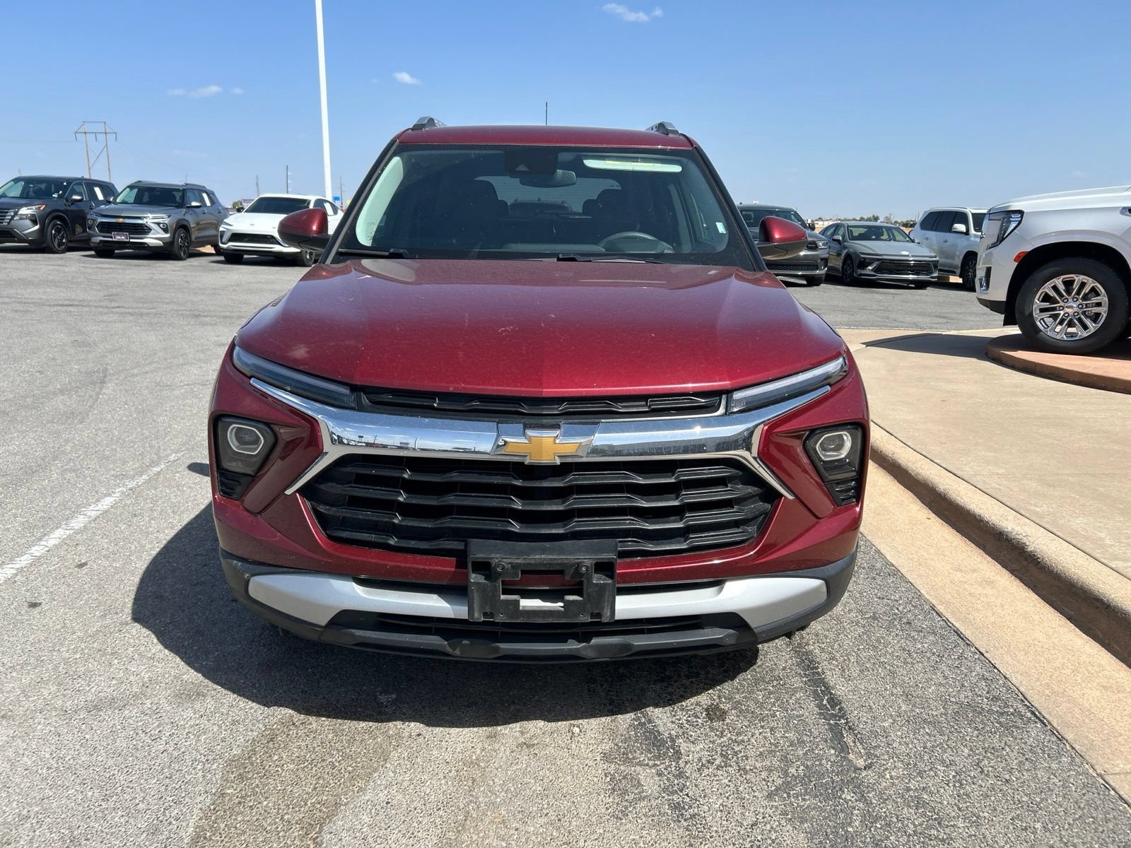Used 2024 Chevrolet TrailBlazer LT AWD/4WD image 2