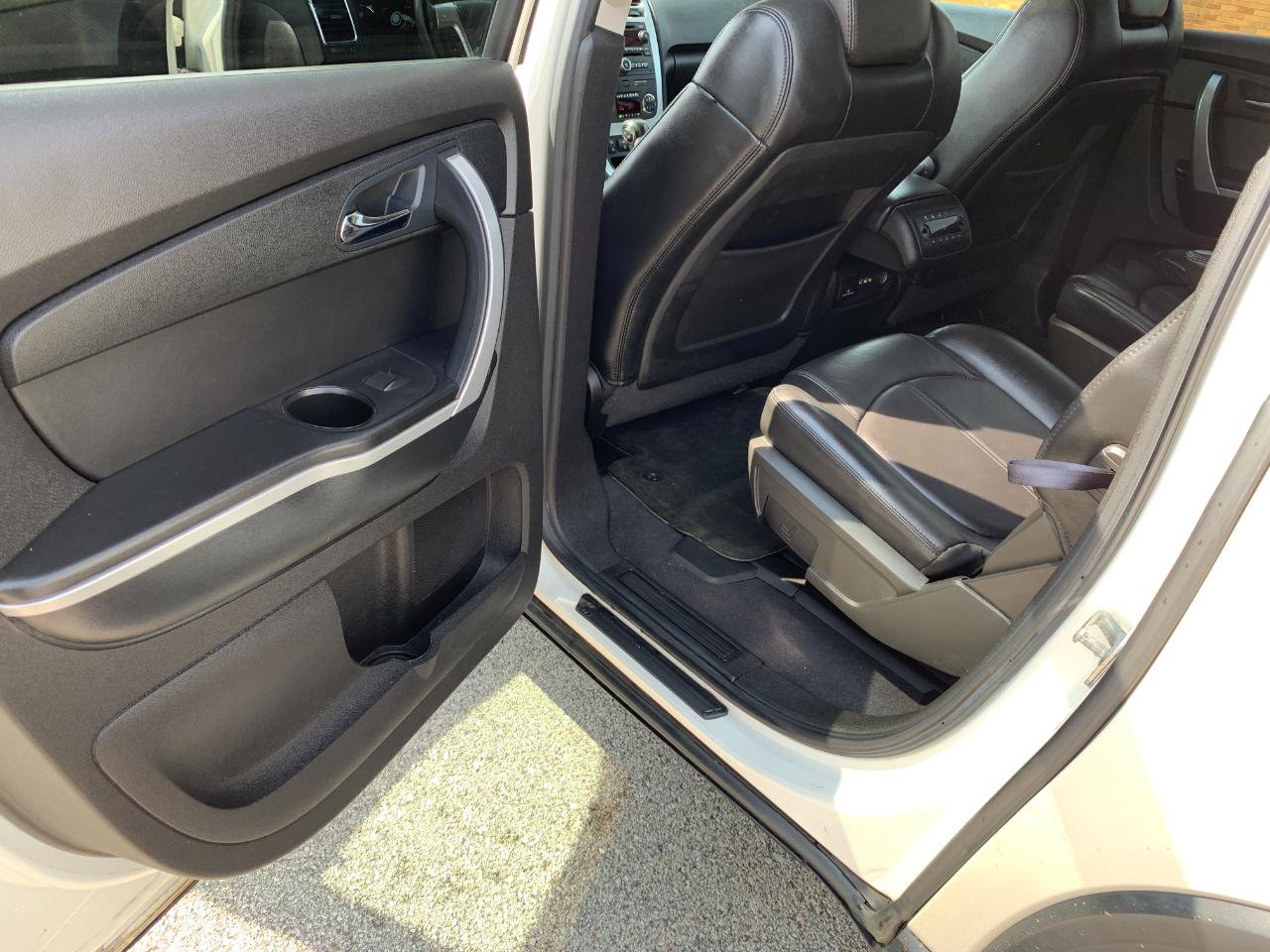 Used 2011 GMC Acadia SLT AWD/4WD image 24