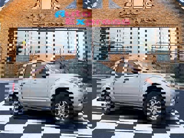 Used 2018 Nissan Frontier SV AWD/4WD image 1