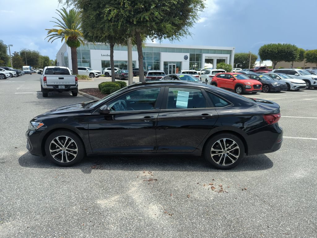 Used 2024 Volkswagen Jetta Sport FWD image 11