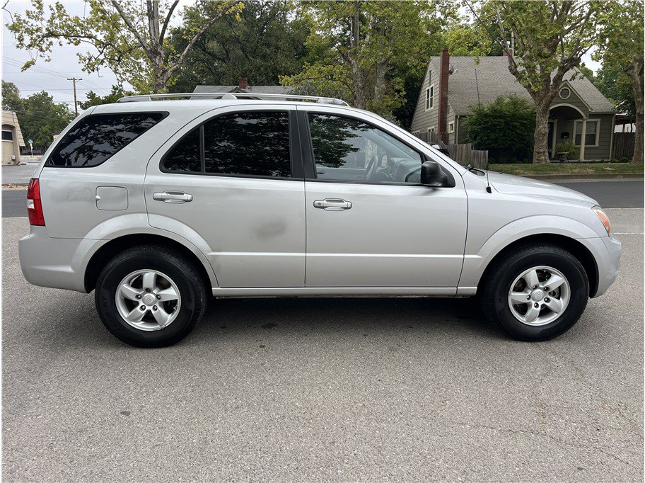 Used 2008 Kia Sorento 2WD image 8