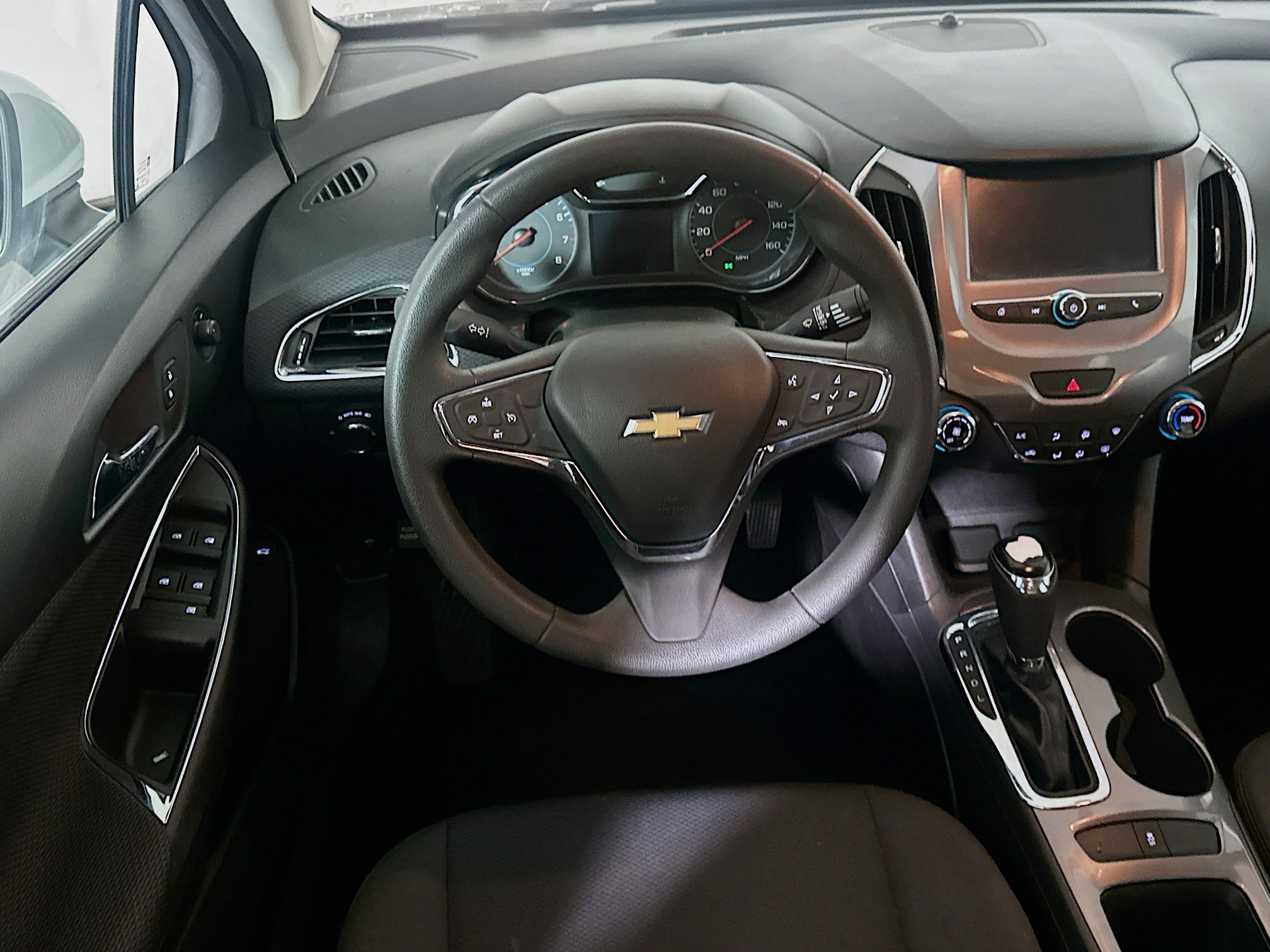 Used 2017 Chevrolet Cruze LT image 17