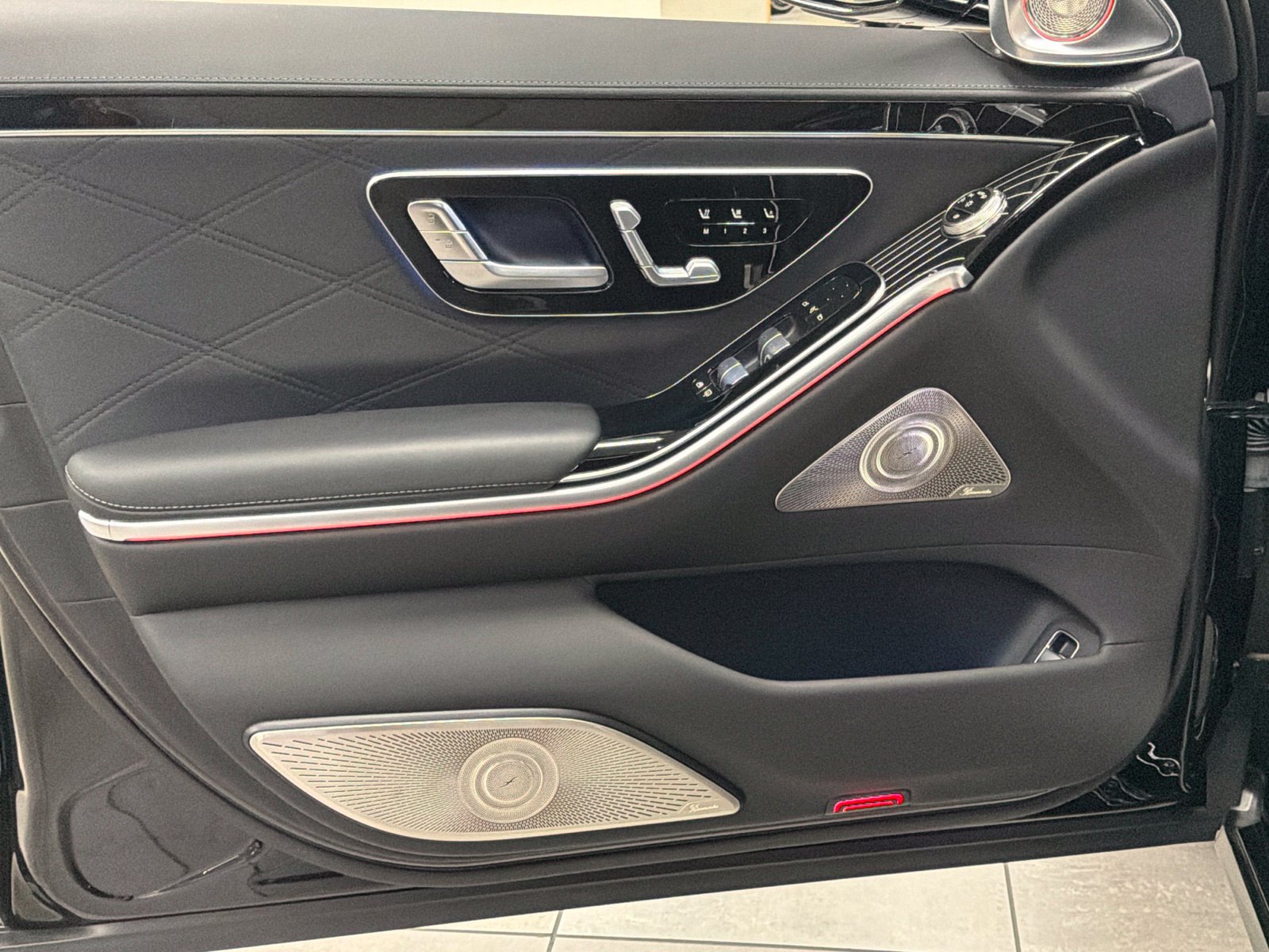 Certified 2025 Mercedes-Benz Maybach S 580 4MATIC image 19
