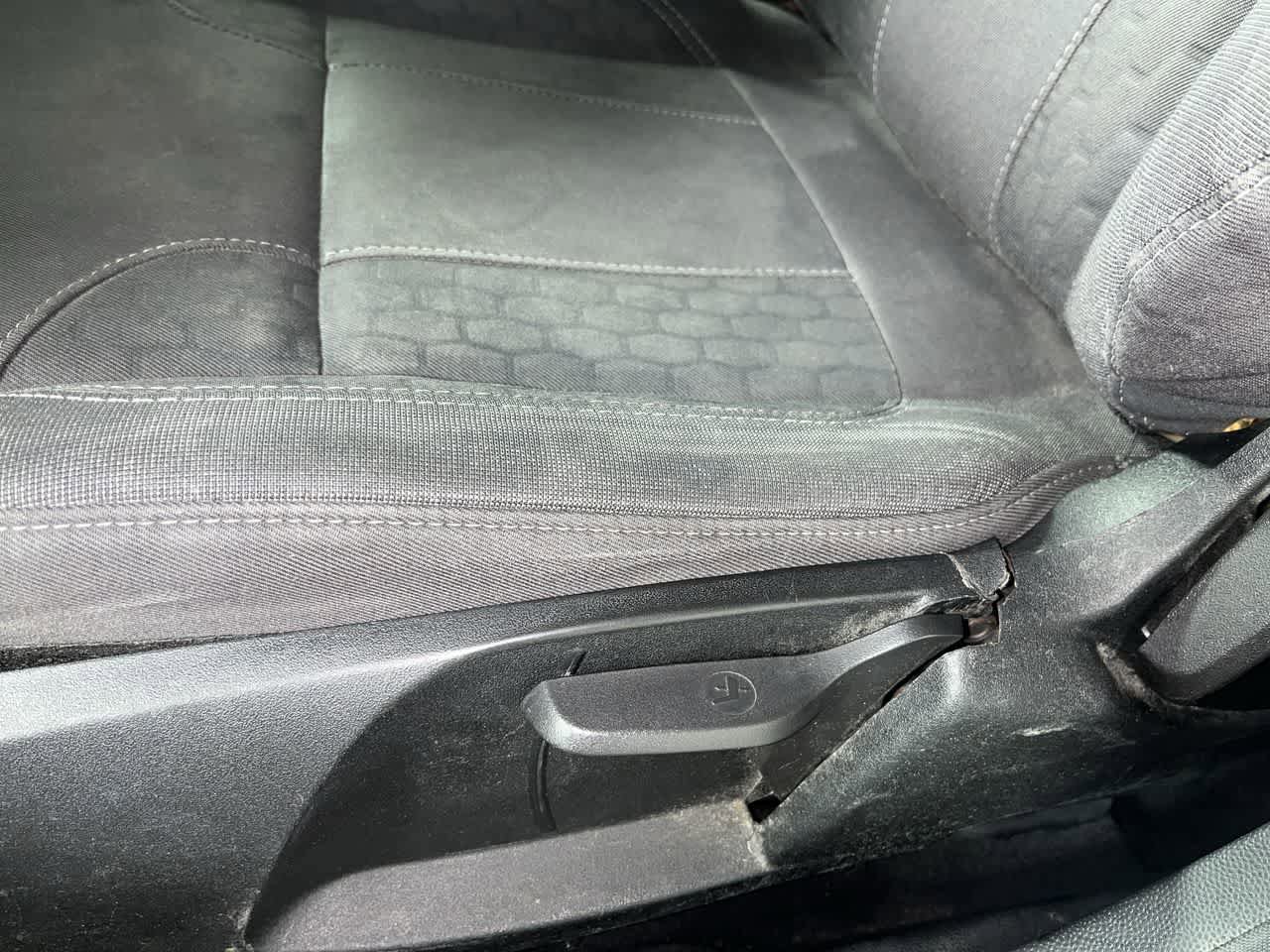 Used 2015 Ford Fiesta SE w/ Comfort Package FWD image 14
