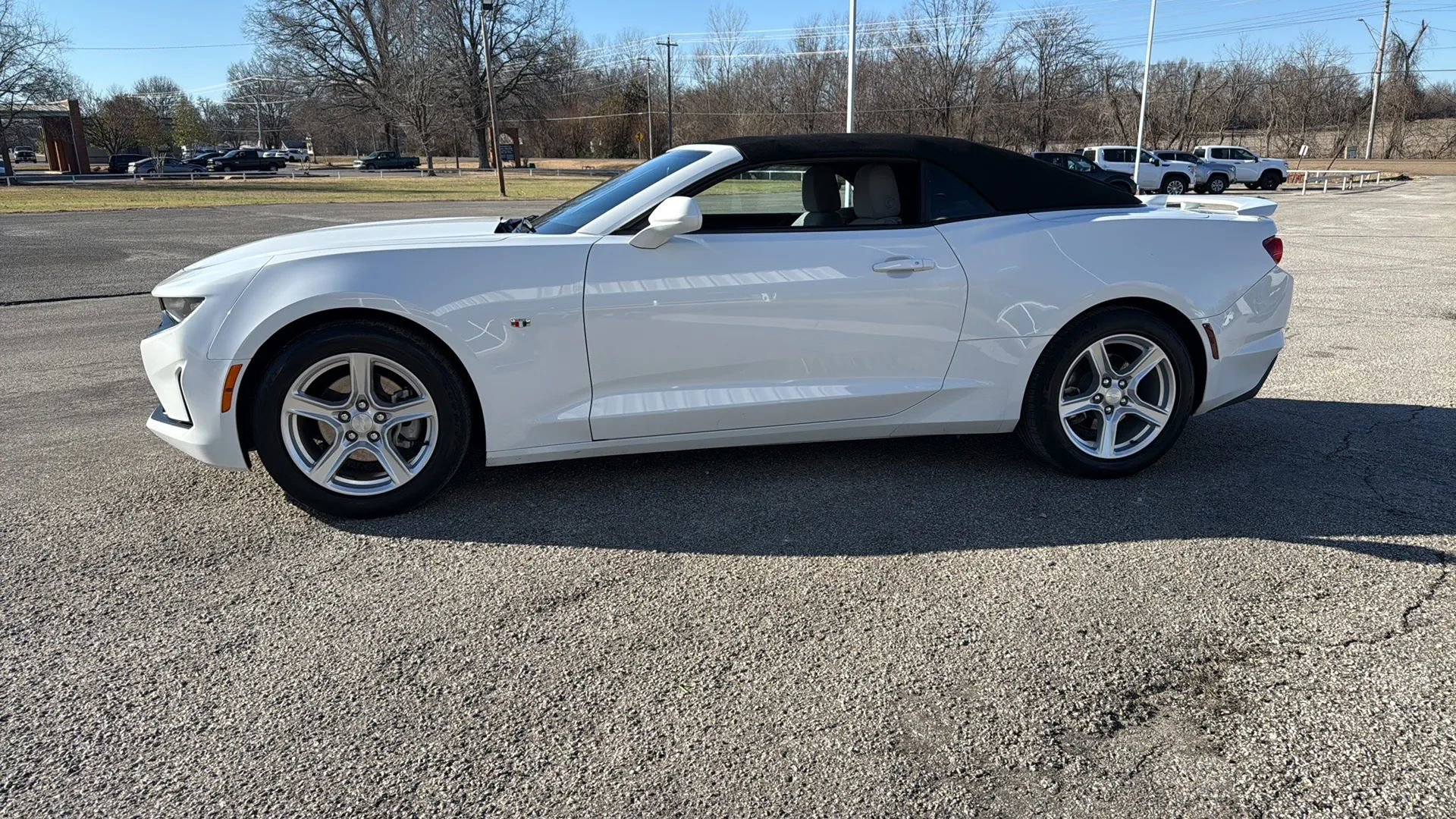 Used 2023 Chevrolet Camaro LT image 2