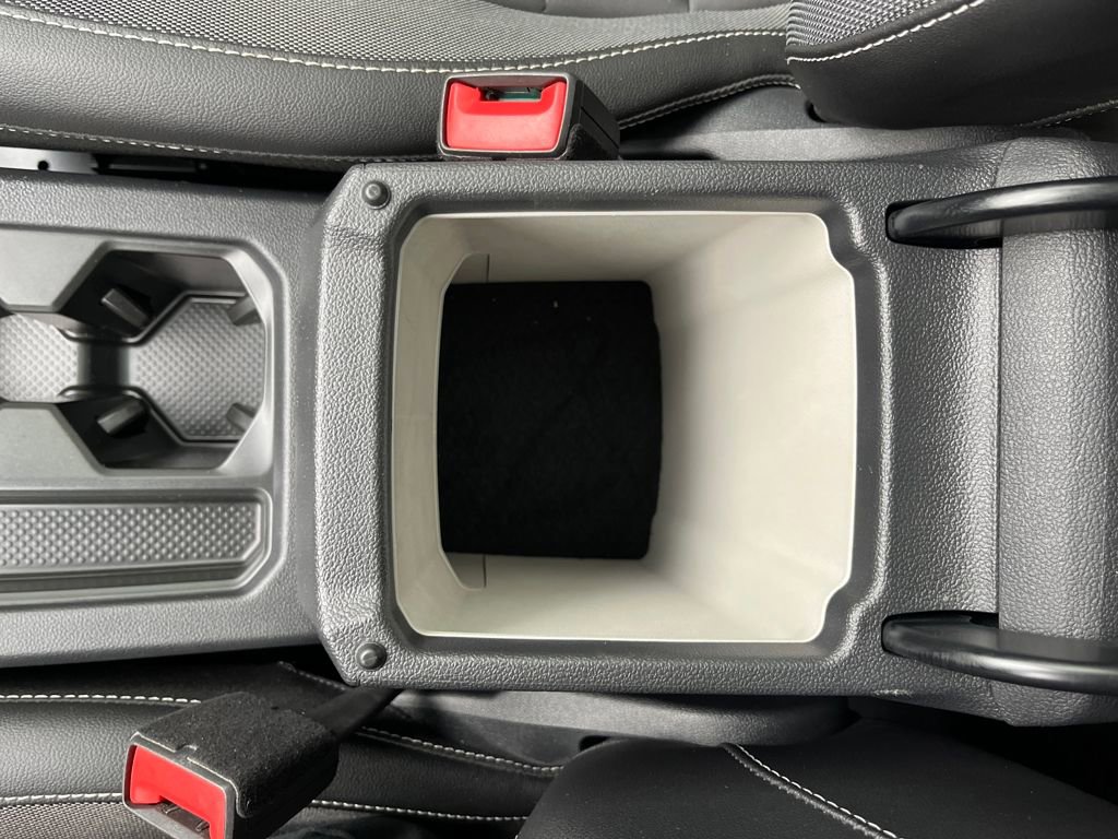 Certified 2023 Volkswagen Taos SE w/ Panoramic Sunroof Package image 18