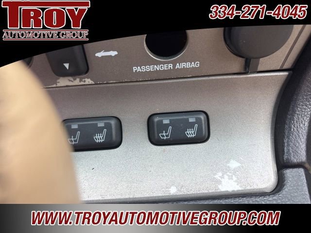 Used 2004 Ford Thunderbird image 28