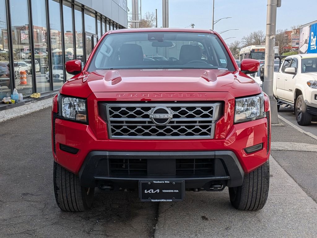 Used 2023 Nissan Frontier SV image 3