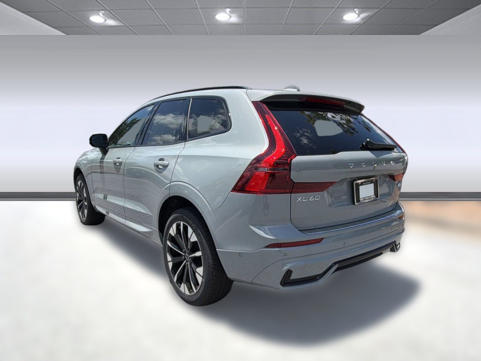 New 2026 Volvo XC60 B5 Plus w/ Protection Package Premier AWD/4WD image 3