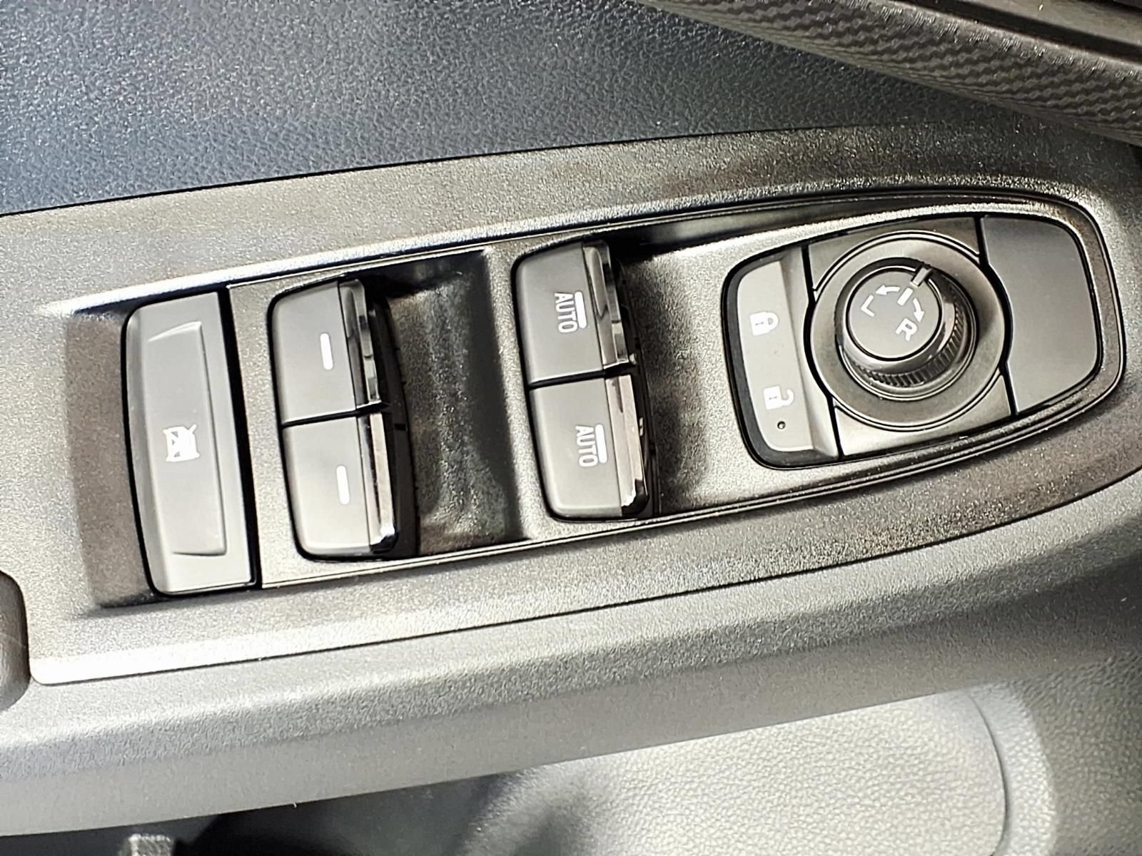 Used 2026 Subaru Crosstrek 2.5i Premium AWD/4WD image 15