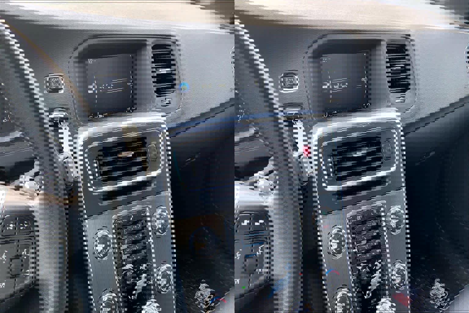 Used 2016 Volvo S60 T5 Premier w/ Convenience Package image 6