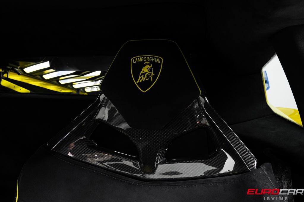 Used 2022 Lamborghini Huracan STO RWD image 43