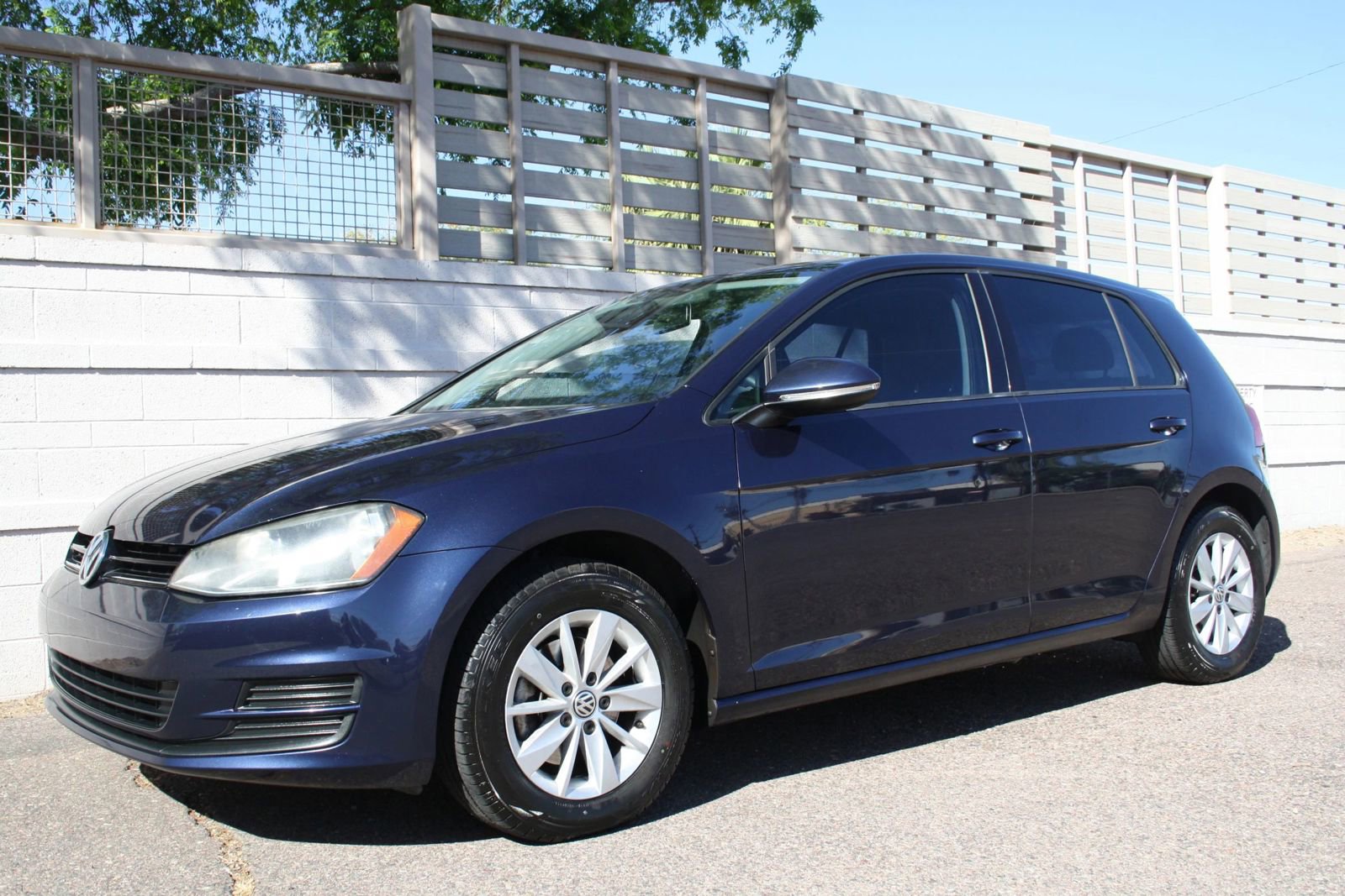 Used 2015 Volkswagen Golf S image 29