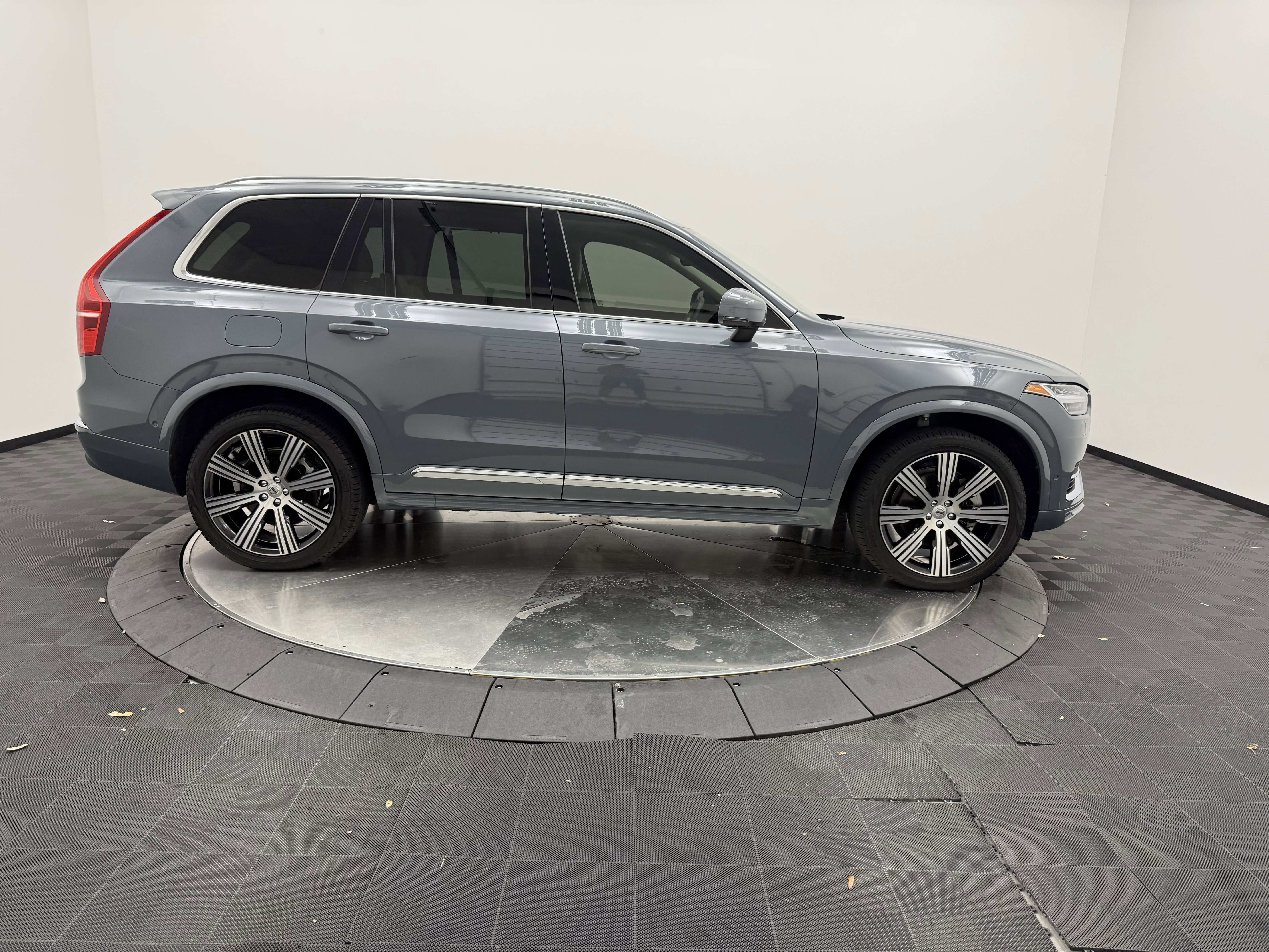 Certified 2023 Volvo XC90 B6 Ultimate w/ Protection Package Premier AWD/4WD image 8