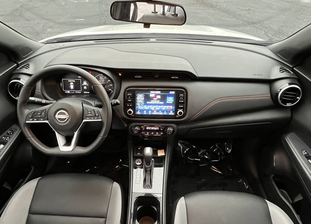 Used 2024 Nissan Kicks SR w/ SR Premium Package image 11
