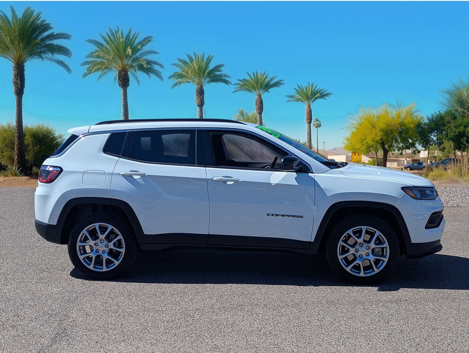 Used 2024 Jeep Compass Latitude image 6